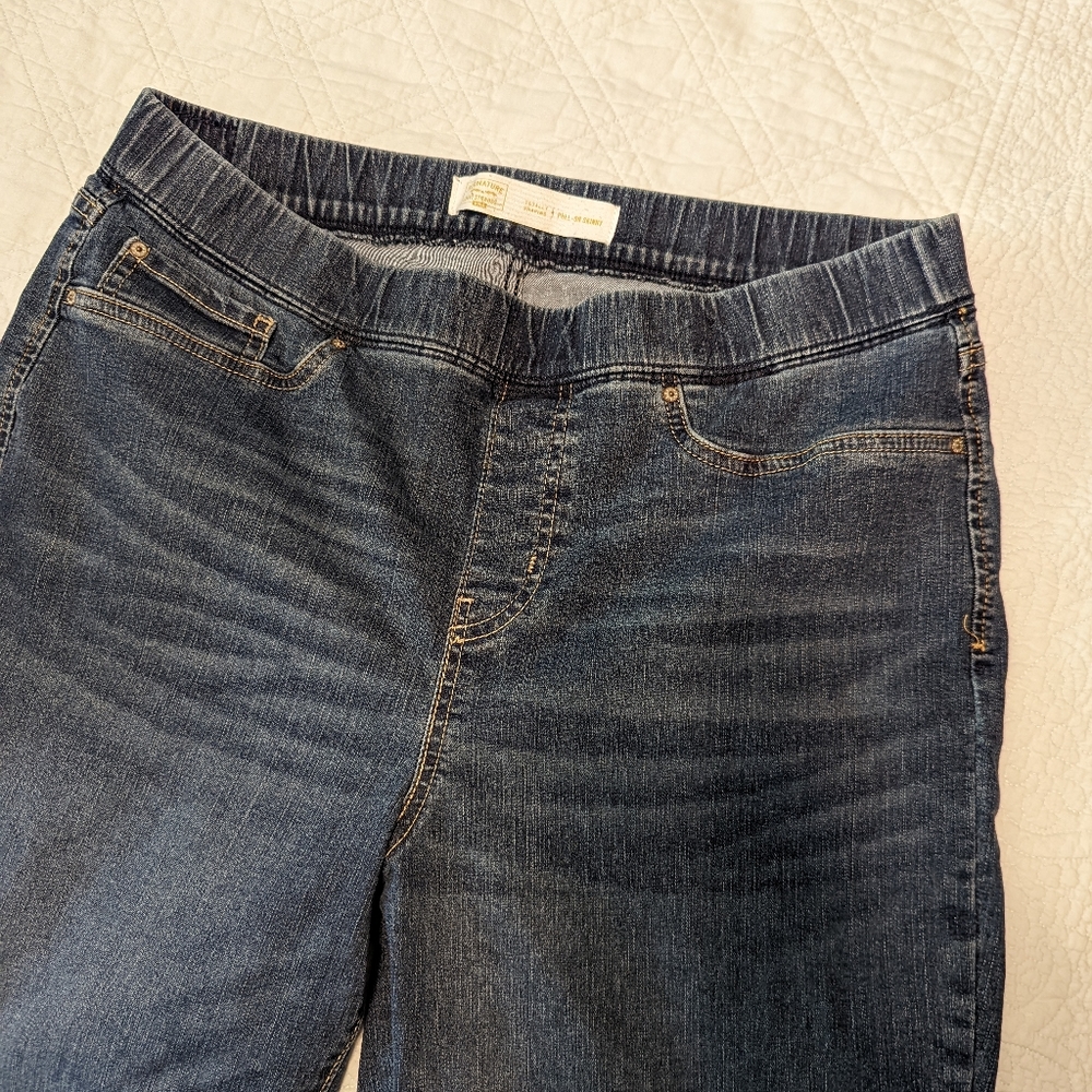 Levi's Jeans - Picture 2 of 4
